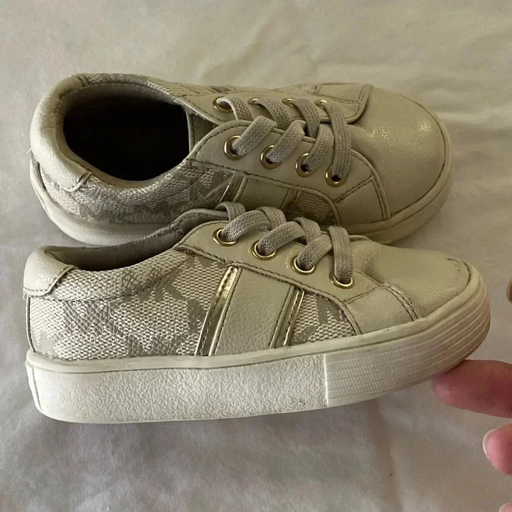💛 Baby Girl Michael KORS Gold Signature Logo Sneaker Sz 5 Infant toddler